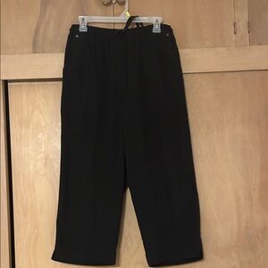 Studio Works Women’s Black Capri